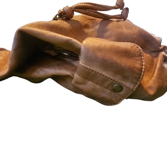 Elegant Tan Hobo Bag - Picture 12 of 15